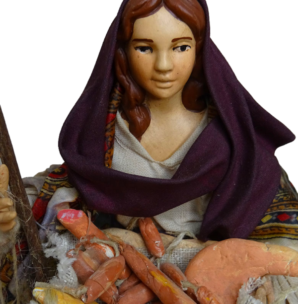 Pastore Donna in Creta con Cesto di Salumi alto 25 cm - immagine 5
