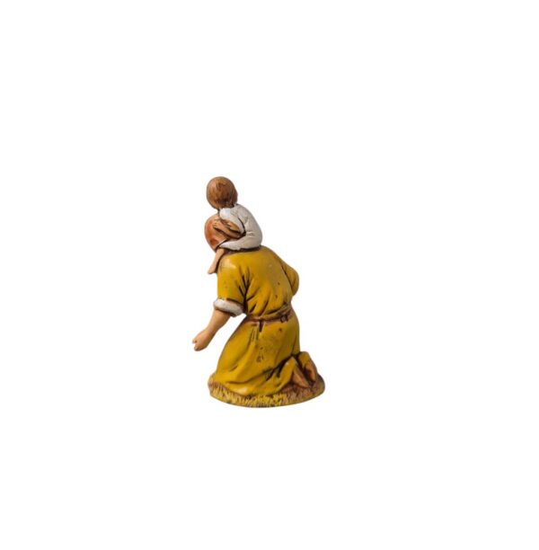 Donna con bimbo sulle spalle Landi Moranduzzo 6,5 cm - immagine 3