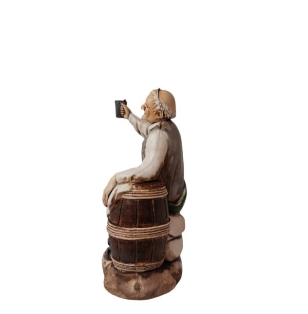Pastore bevitore seduto con botte Landi Moranduzzo 12 cm - immagine 4