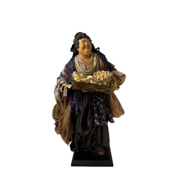 Donna con cesto in terracotta vestita 40 cm