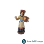 Donna con tovaglia in testa e pentola in braccio in Terracotta da 7cm 174/26