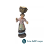 Donna con cesta in testa in Terracotta da 7cm 210/26