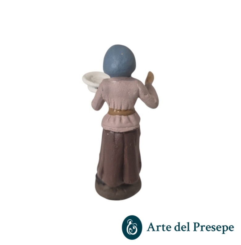 Donna con piatti in mano in Terracotta da 7cm 220/26 - immagine 2