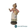 Donna con gallina in braccio in Terracotta da 10cm 276/26
